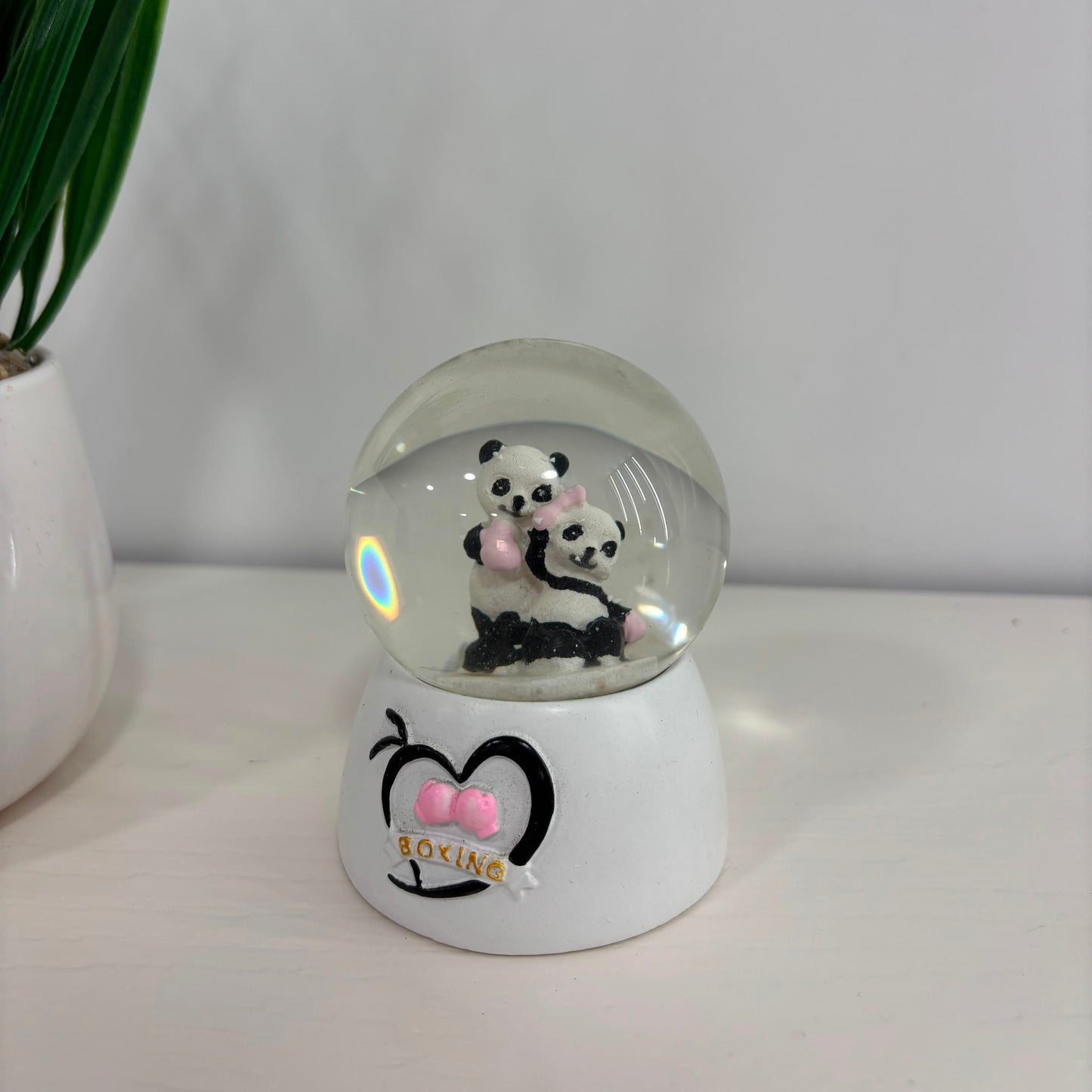 PANDA BOXING SNOW GLOBE