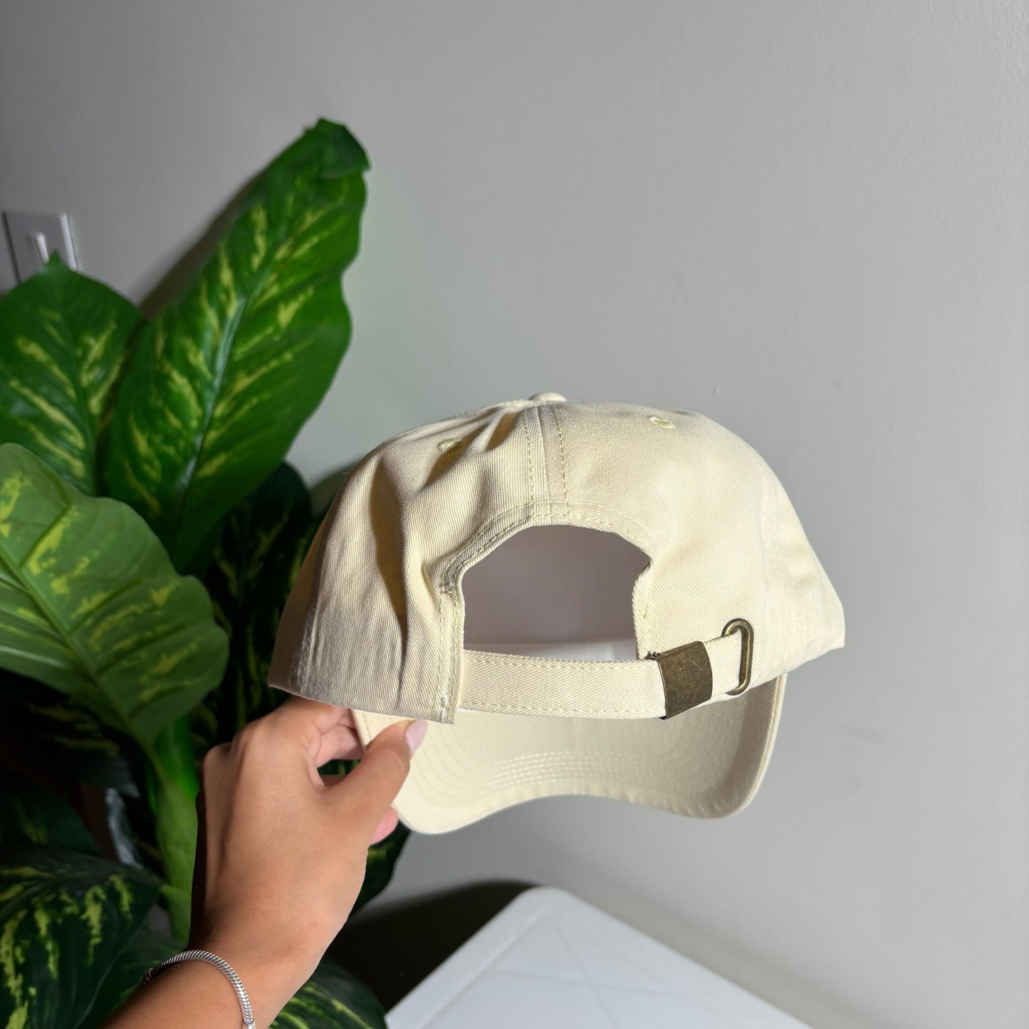 EMBROIDERED FLOWER CAPS