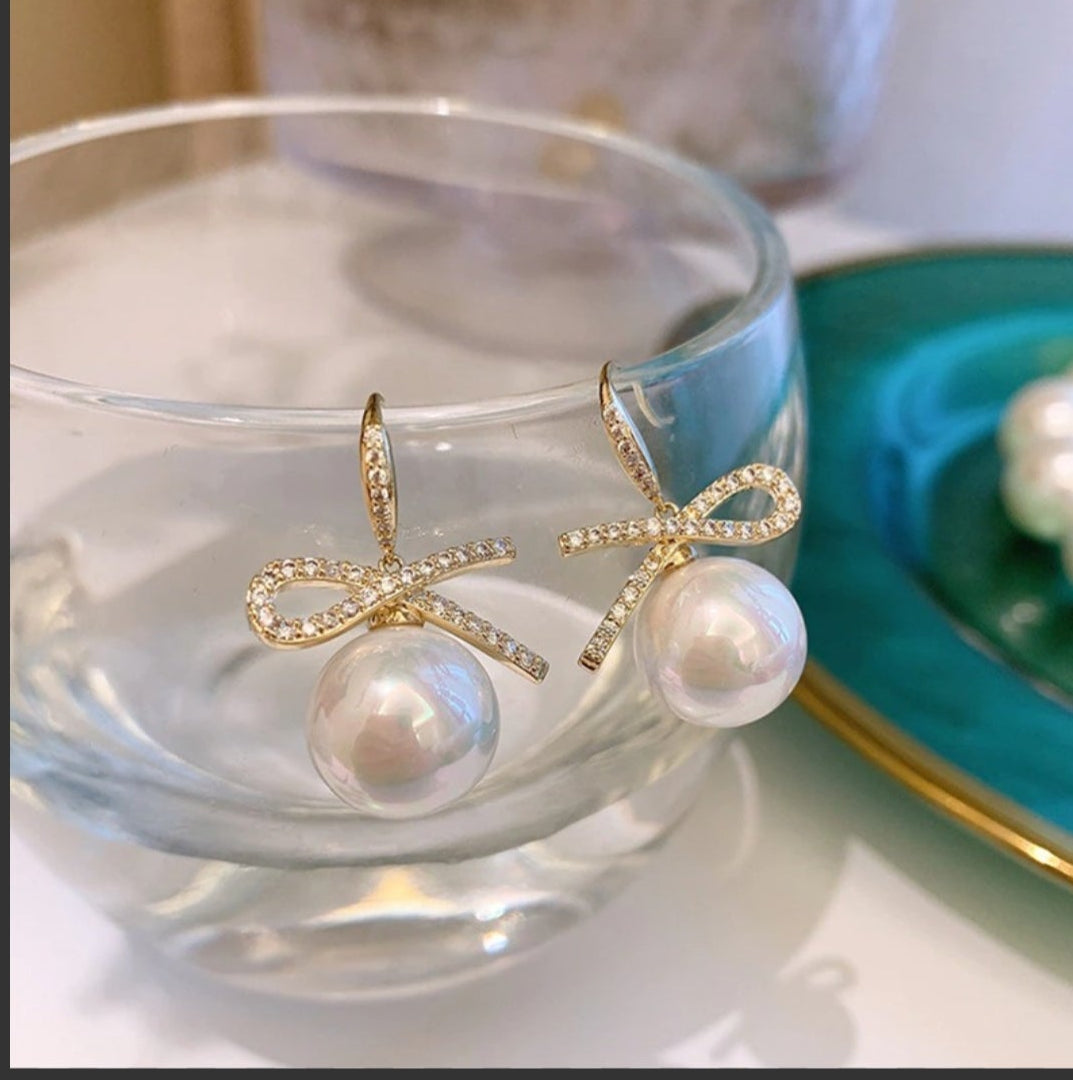 Bow Pearl earrings