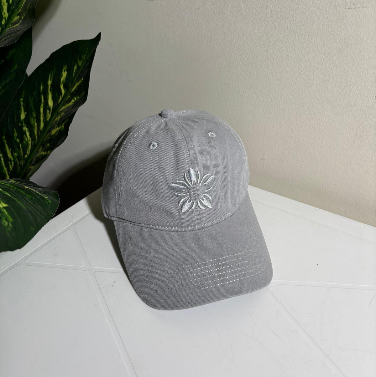 EMBROIDERED FLOWER CAPS