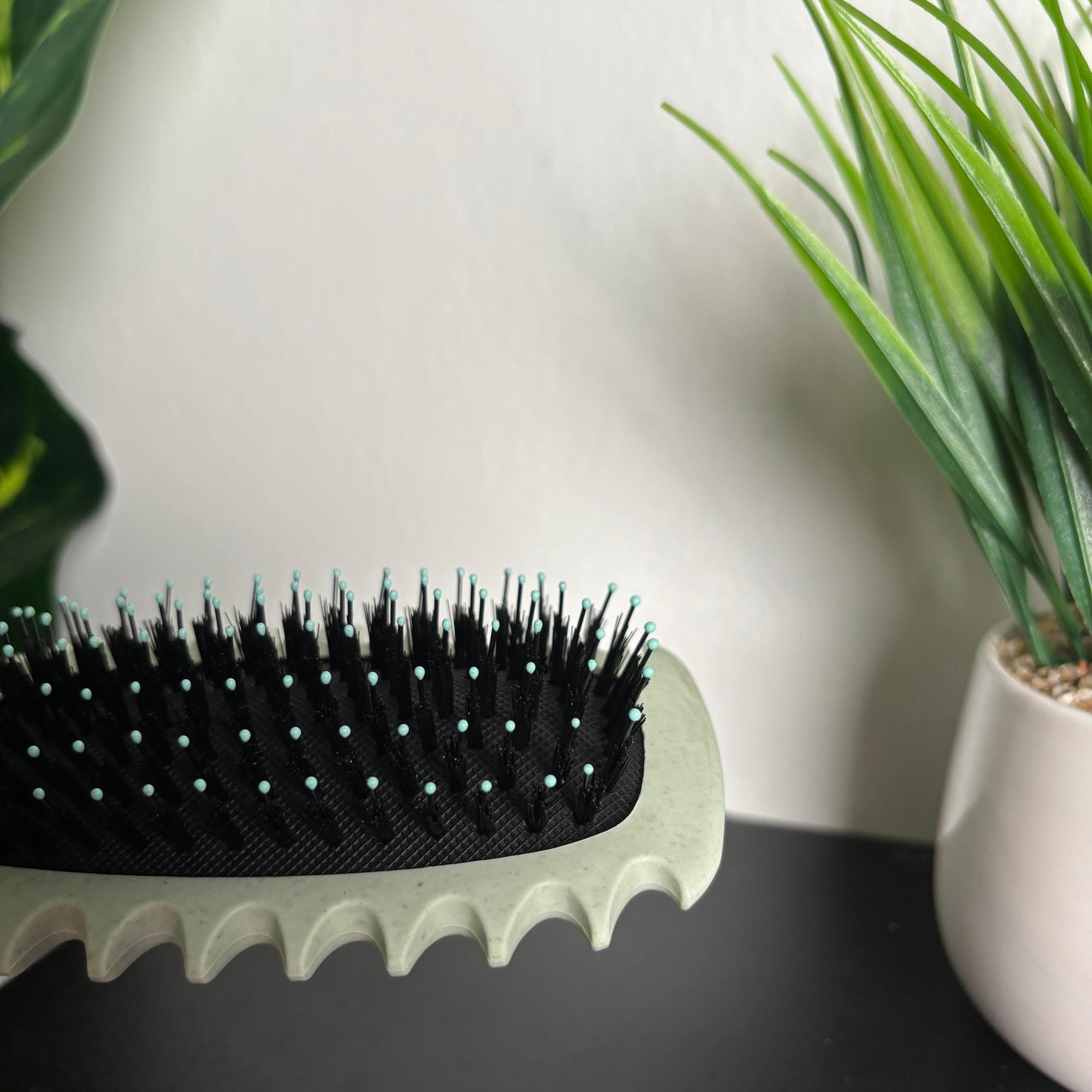 Curl-Defining Hair Brush