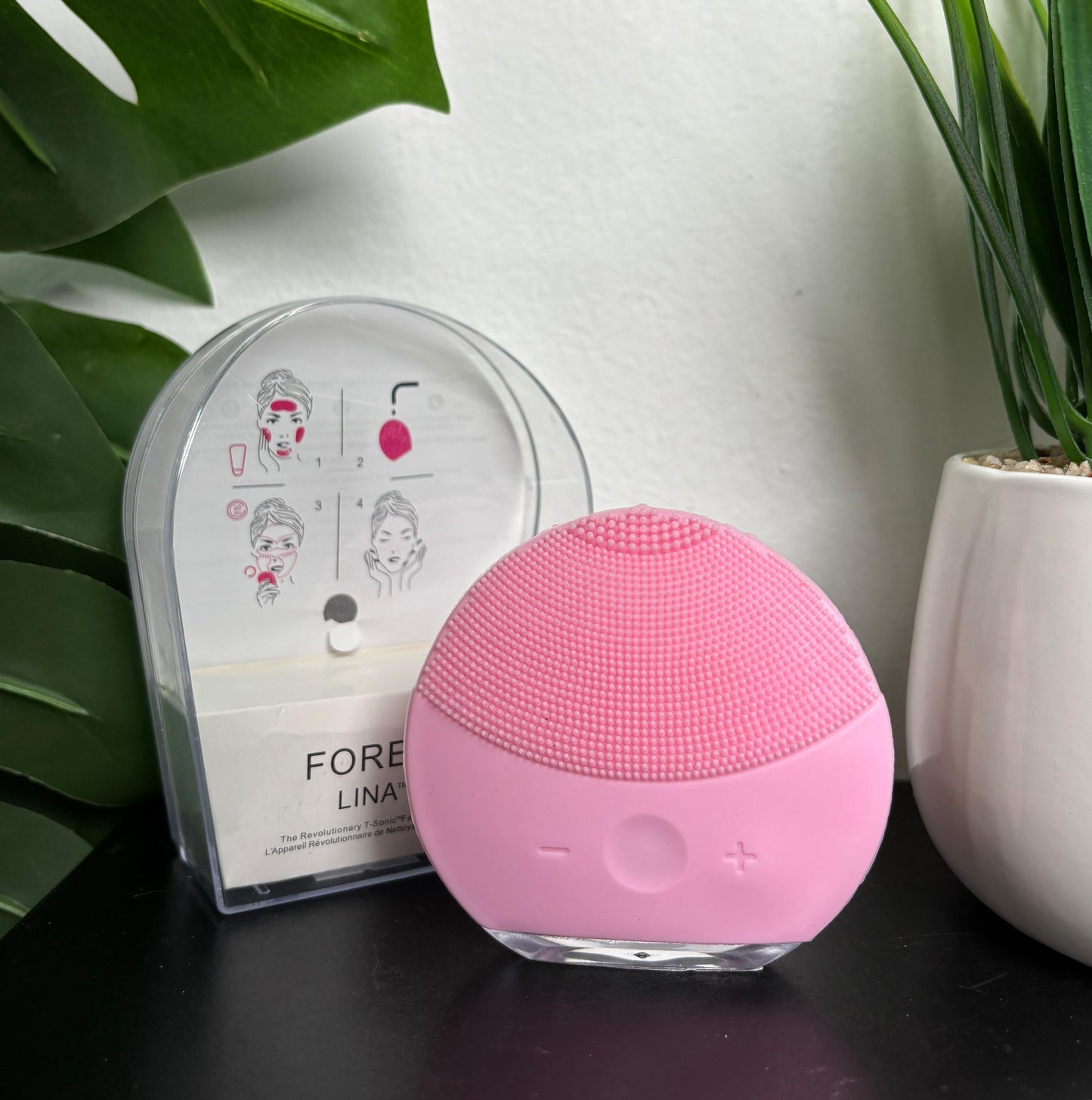 Mini Facial Cleansing Brush