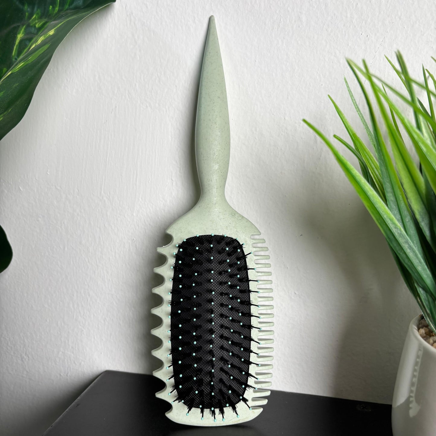 Curl-Defining Hair Brush