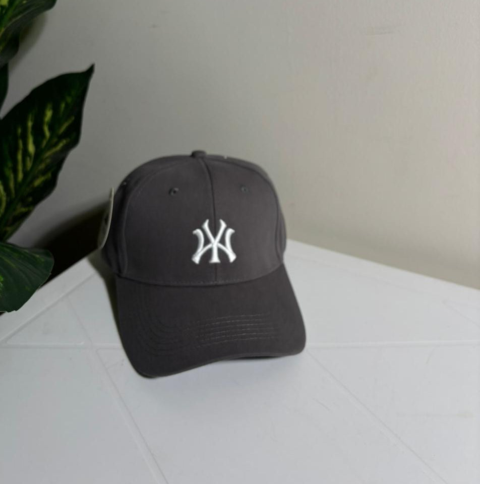 NEW YORK YANKEES BASEBALL CAPS