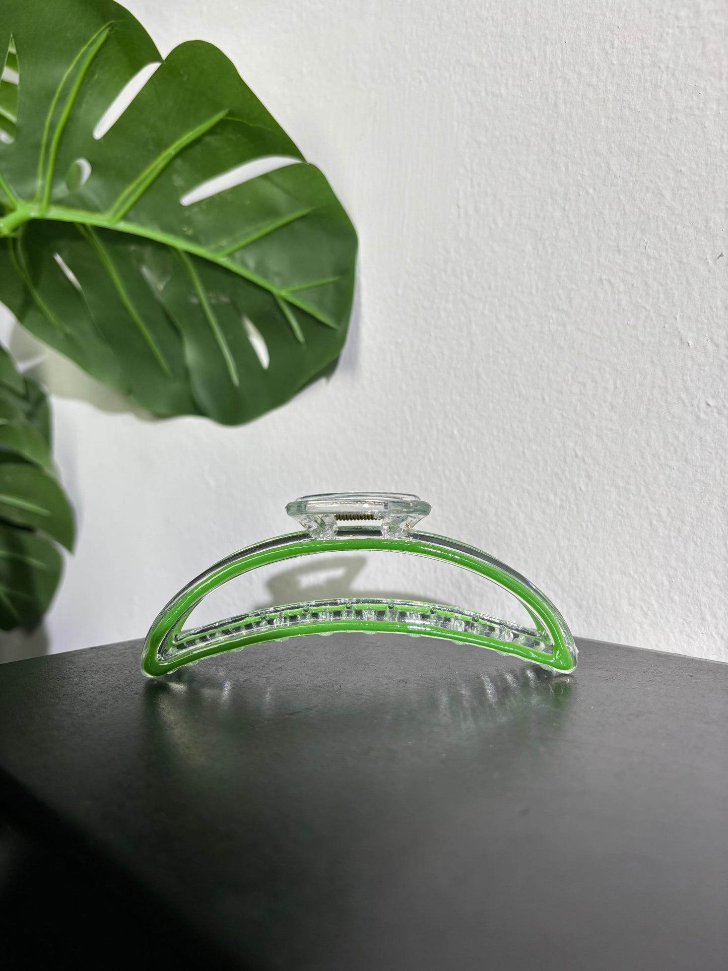 Transparent Line Claw Clip