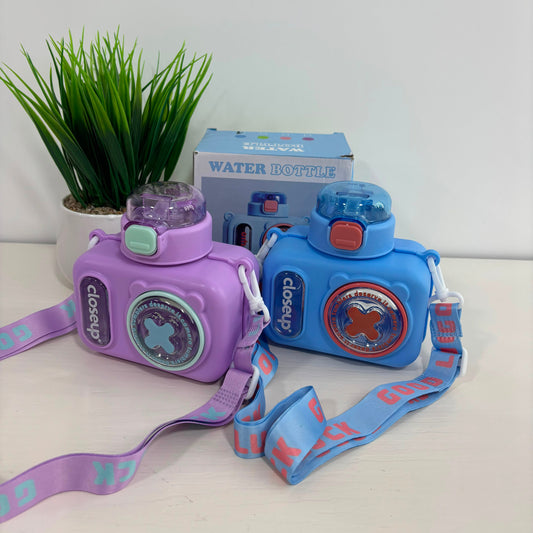 Camera-shaped water bottle