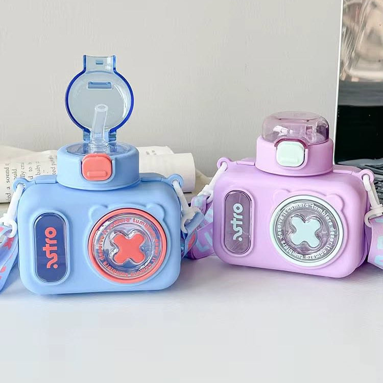 Camera-shaped water bottle