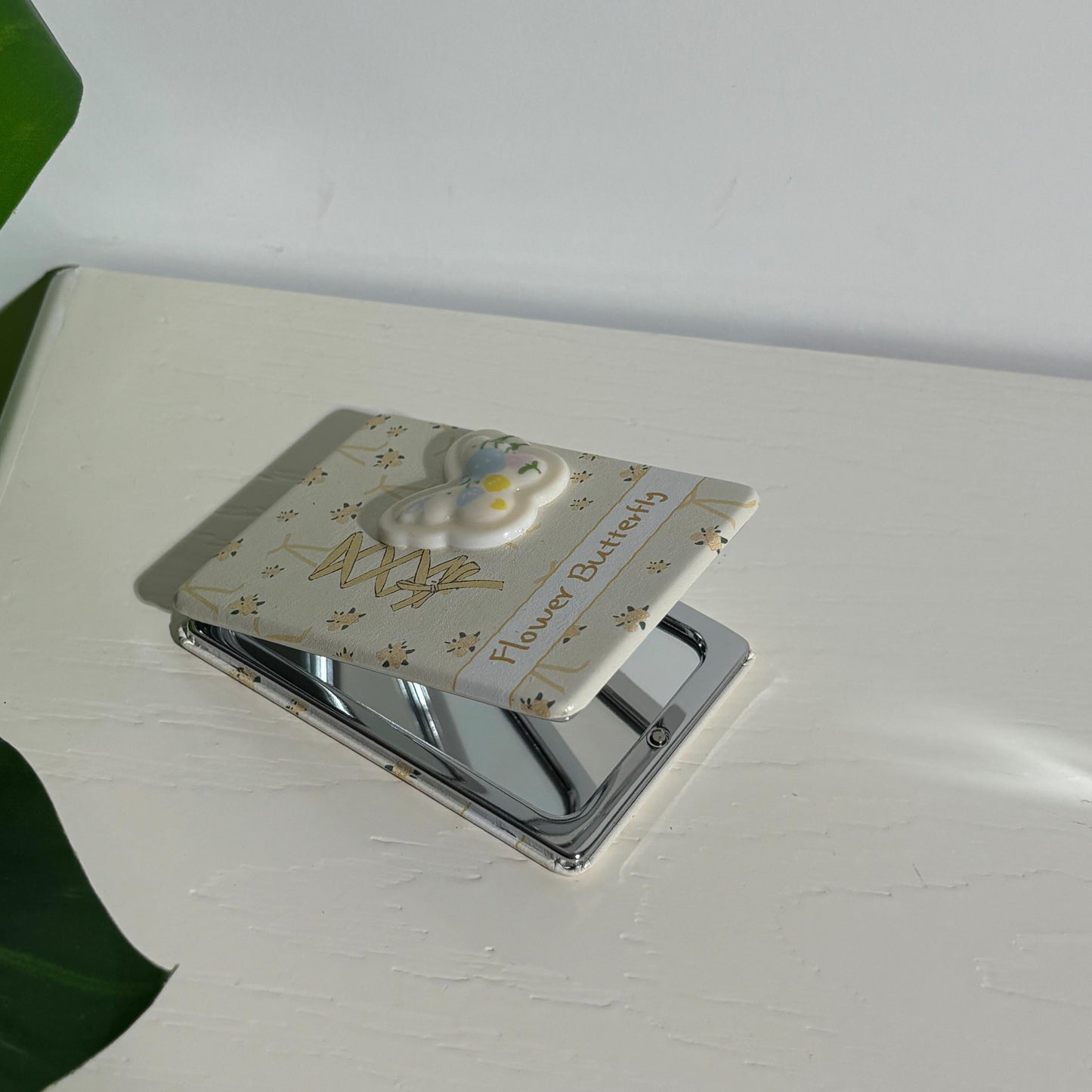 Butterfly design portable mirror