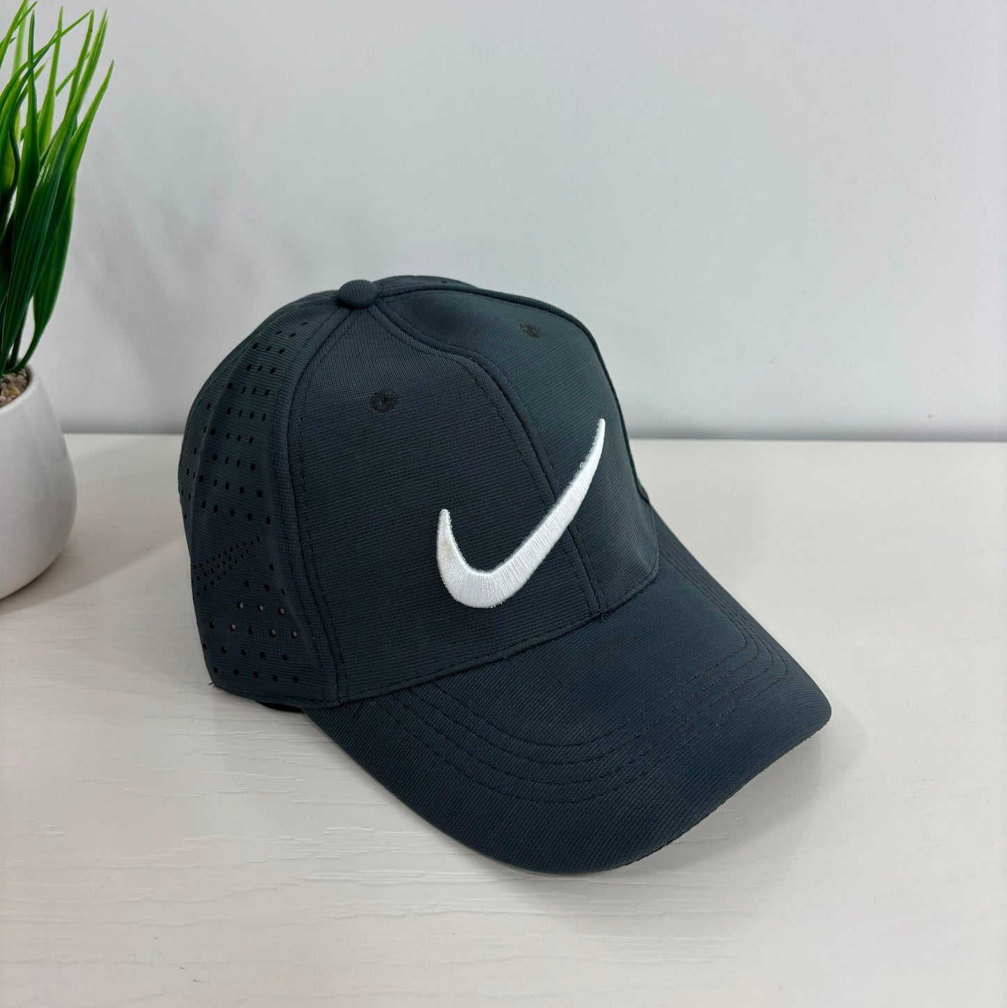 NIKE GOLF CAP