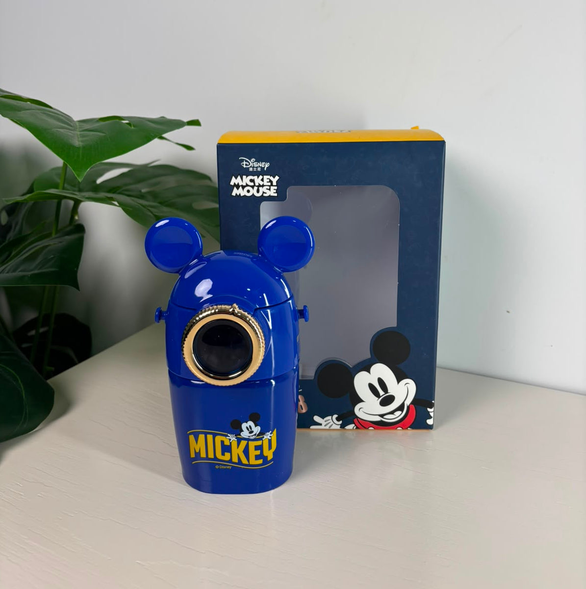 Disney-themed water bottle "Mickey mouse "
