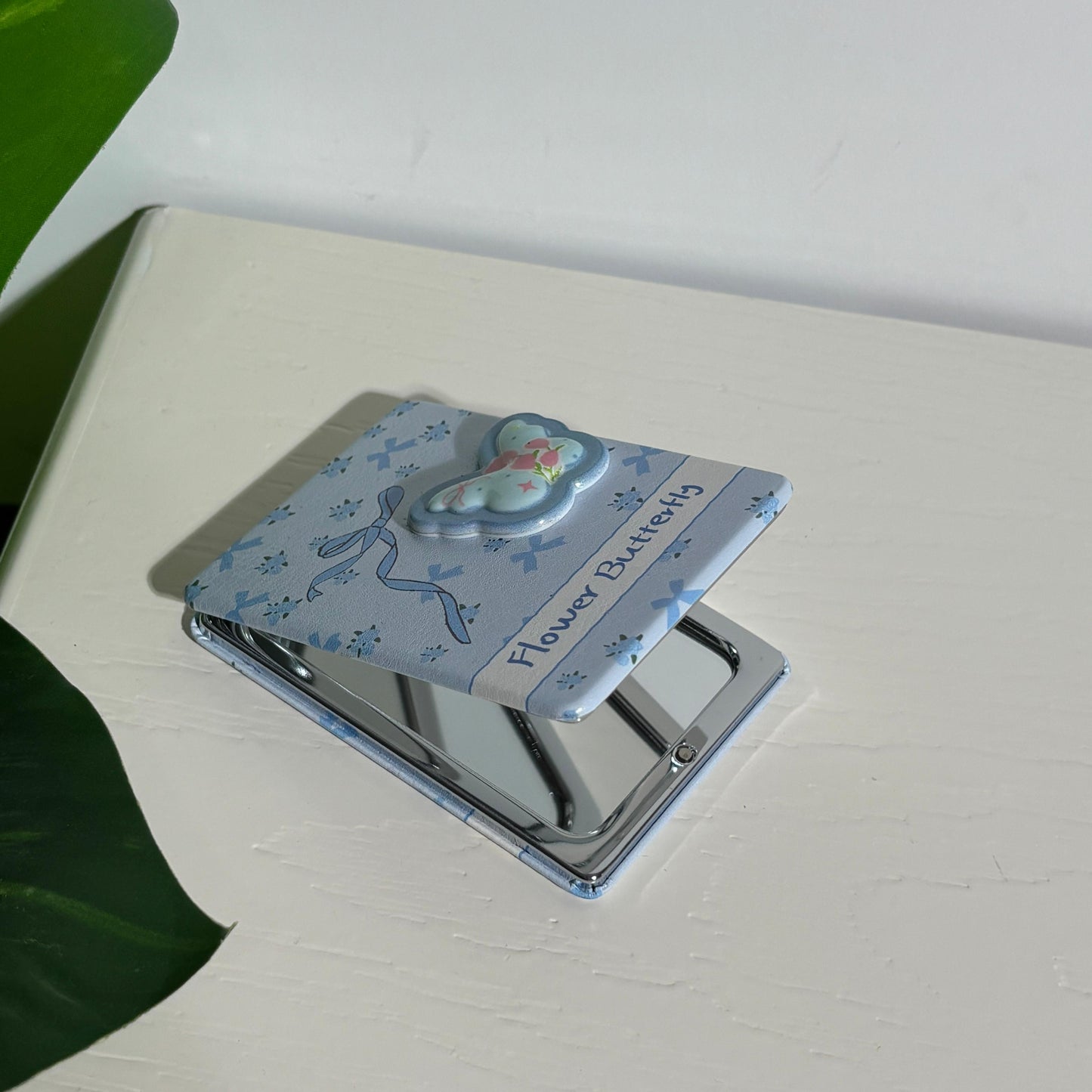 Butterfly design portable mirror